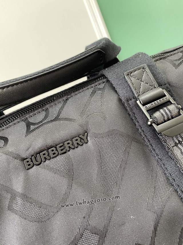 Burberry專門店新款旅行袋Thomas專屬標識提花單肩挎背包 巴寶莉The Barrel巴瑞爾包 yxb1418